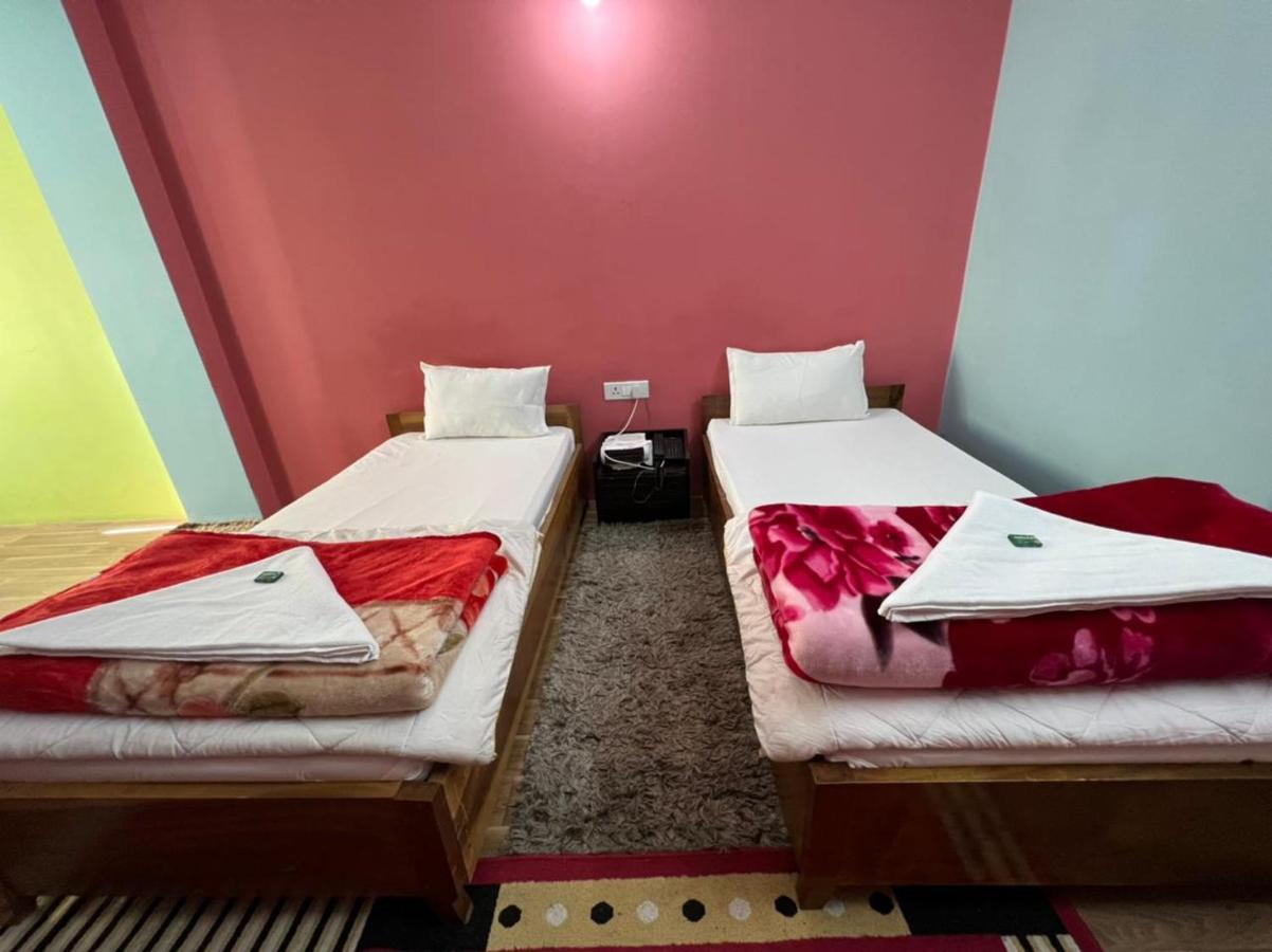Hotel Tashi Ga Tsel 타왕 외부 사진