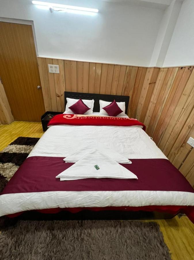 Hotel Tashi Ga Tsel 타왕 외부 사진