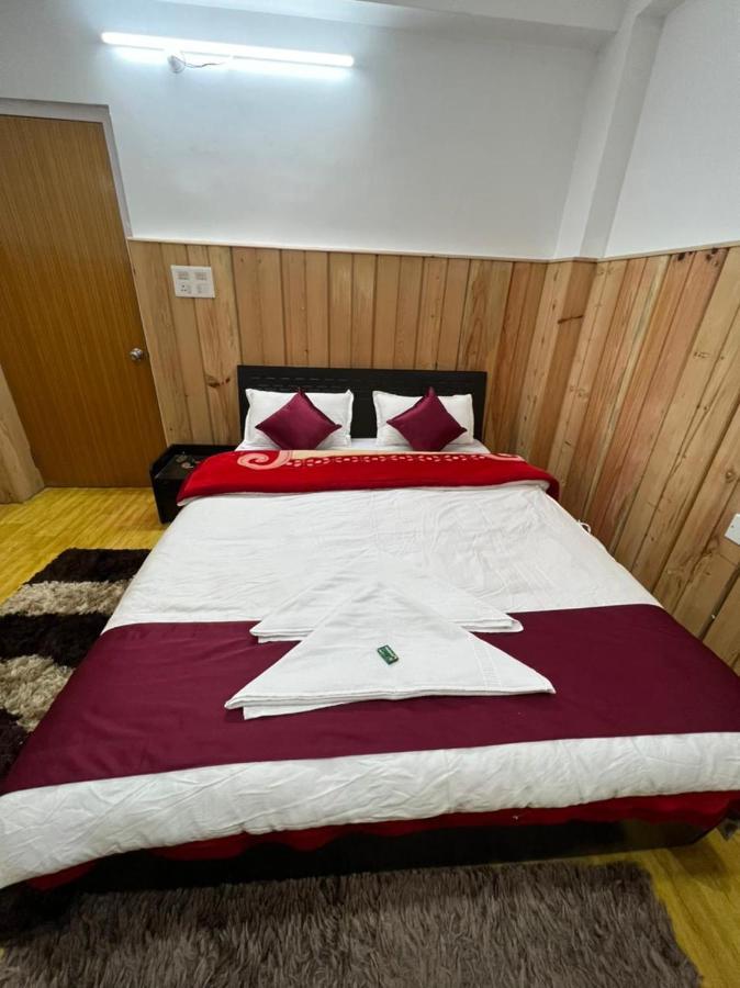 Hotel Tashi Ga Tsel 타왕 외부 사진