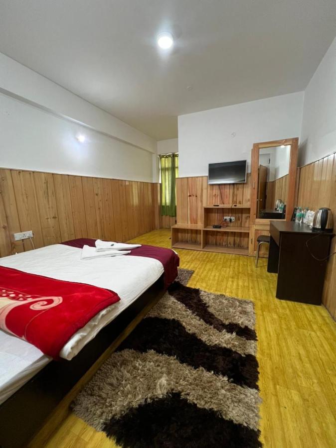 Hotel Tashi Ga Tsel 타왕 외부 사진