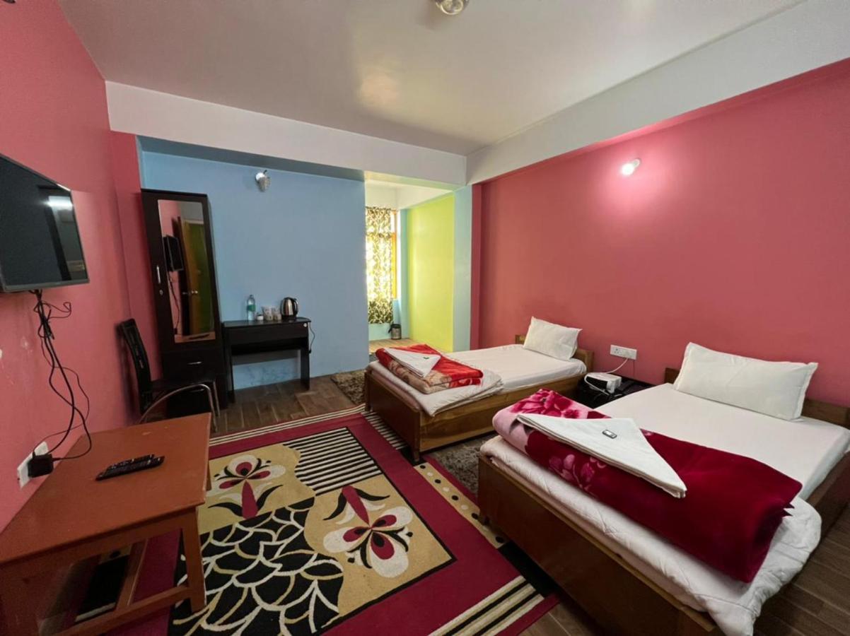 Hotel Tashi Ga Tsel 타왕 외부 사진