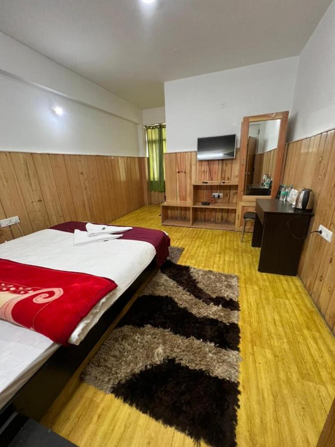 Hotel Tashi Ga Tsel 타왕 외부 사진