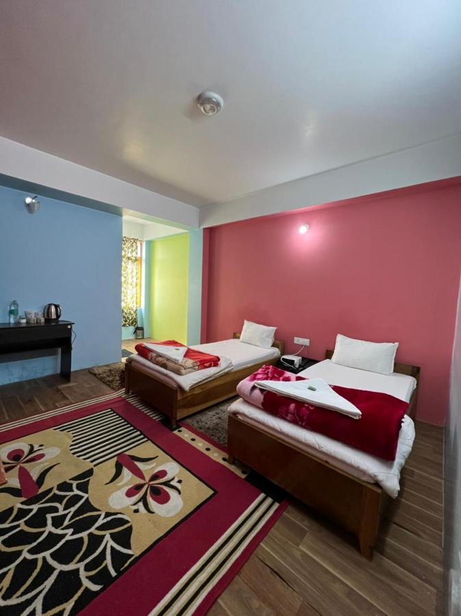 Hotel Tashi Ga Tsel 타왕 외부 사진