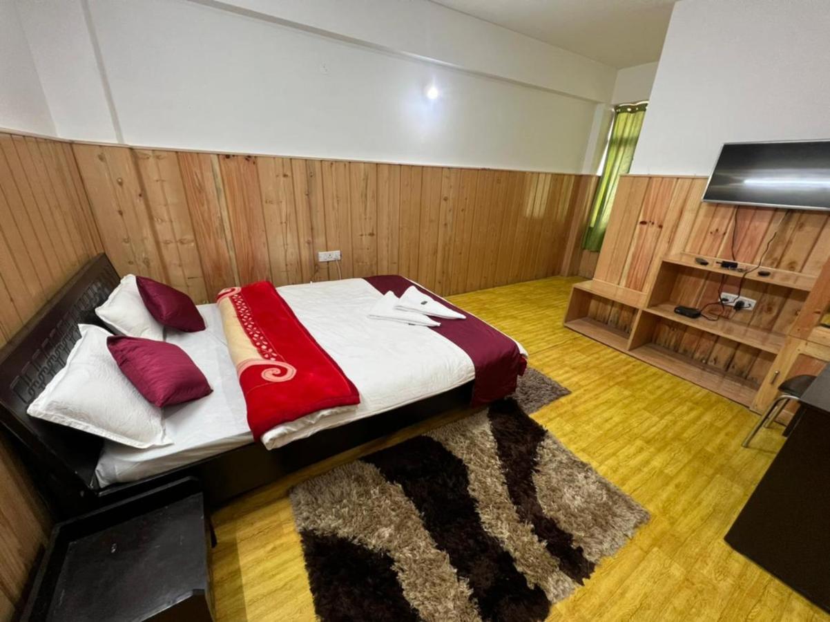 Hotel Tashi Ga Tsel 타왕 외부 사진